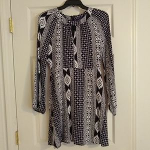 Francesca's Black and White Long Sleeve Dress